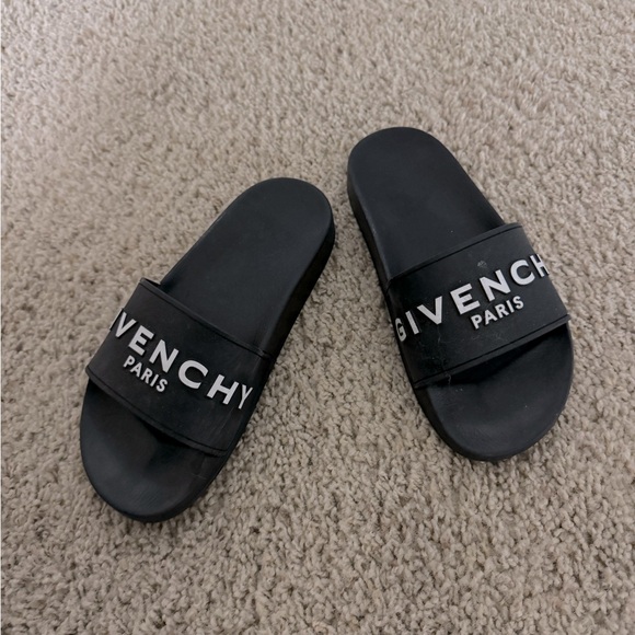 Givenchy Flat Sandals - Picture 4 of 6